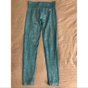 Gym shark leggings
